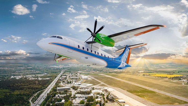 Die Dornier 328 „UpLift“ wird als fliegender Prüfstand für klimaverträgliche Luftfahrttechnologien eingesetzt, wie z.B. vollsynthetische Kraftstoffe oder Wasserstoff als möglichem nachhaltigem Flugzeugtreibstoff der Zukunft. Credit: DLR (CC BY-NC-ND 3.0)